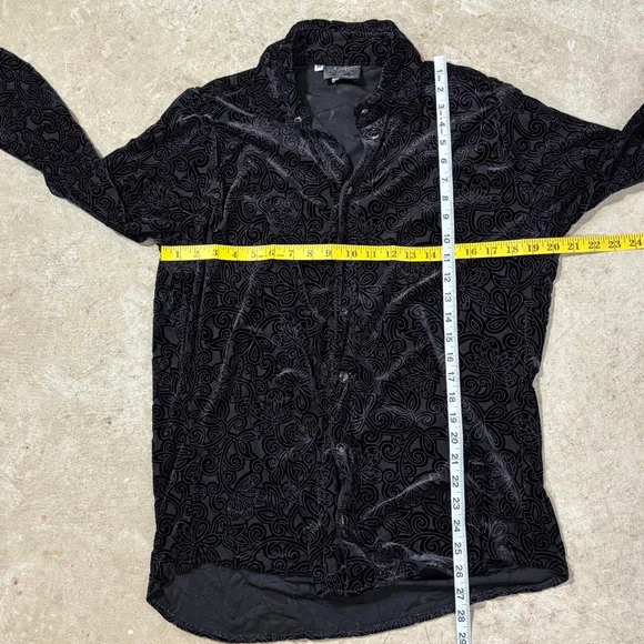 Vintage Shrine Of Hollywood Black Velvet Floral Button Down Shirt Men’s Medium - Picture 9 of 14